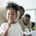comment leur apprendre à se brosser les dents?