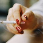 Fumer en terrasse, bientôt fini en Belgique: pour ou contre?