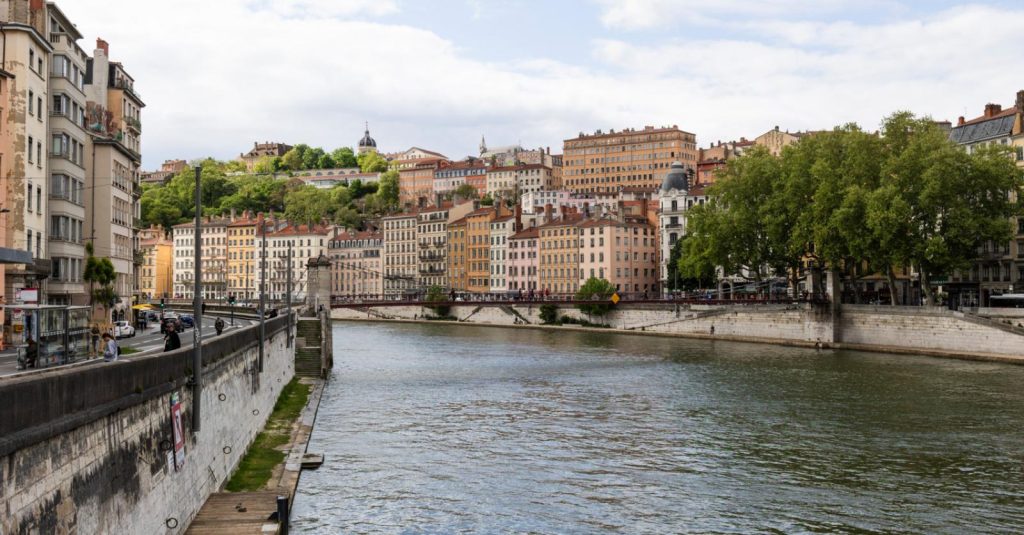 on mange où, on dort où?