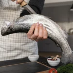 ¿Cómo quitar el olor a pescado en la cocina?